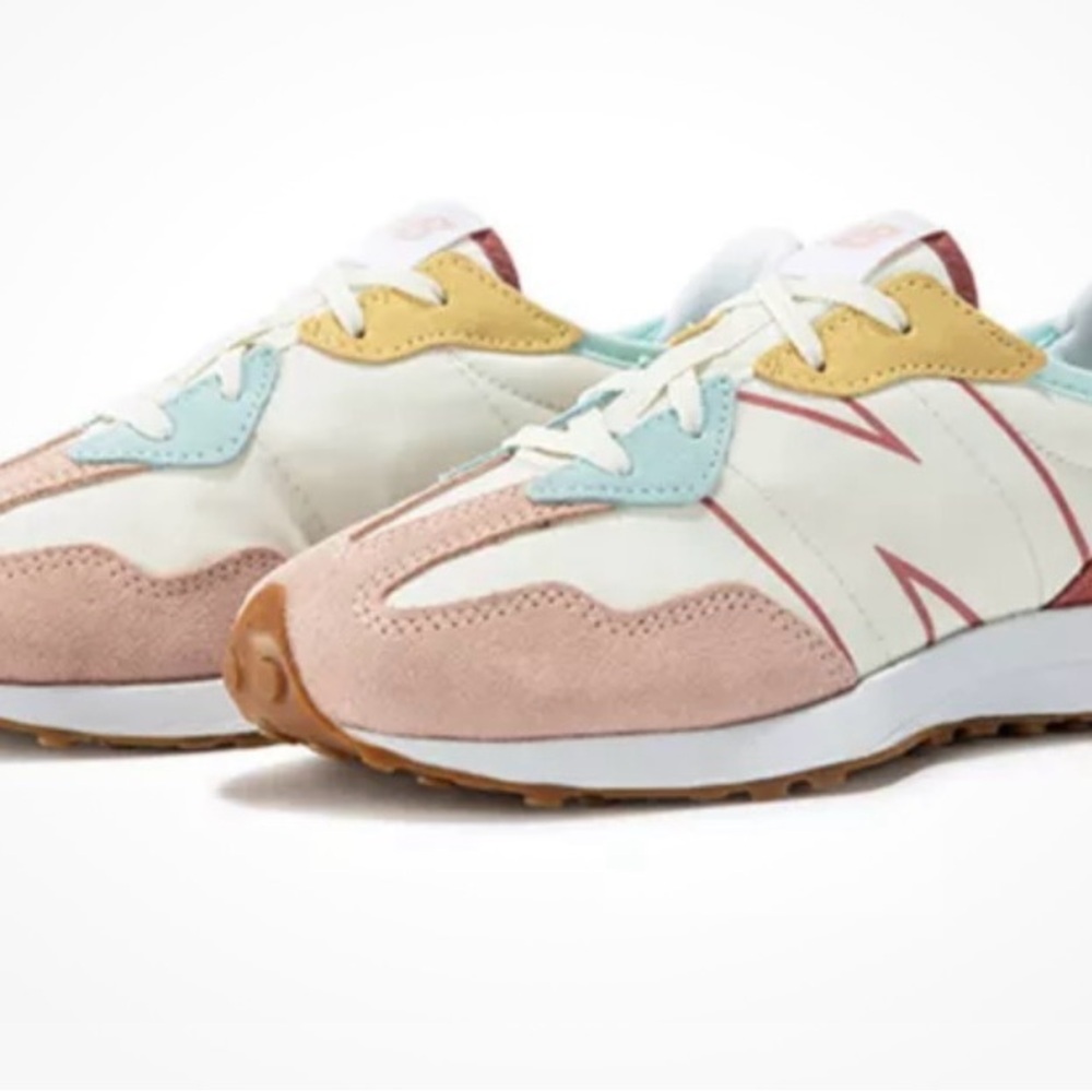 New Balanced 327 Oyster Pink/Washed Pink. Women’s Size 8